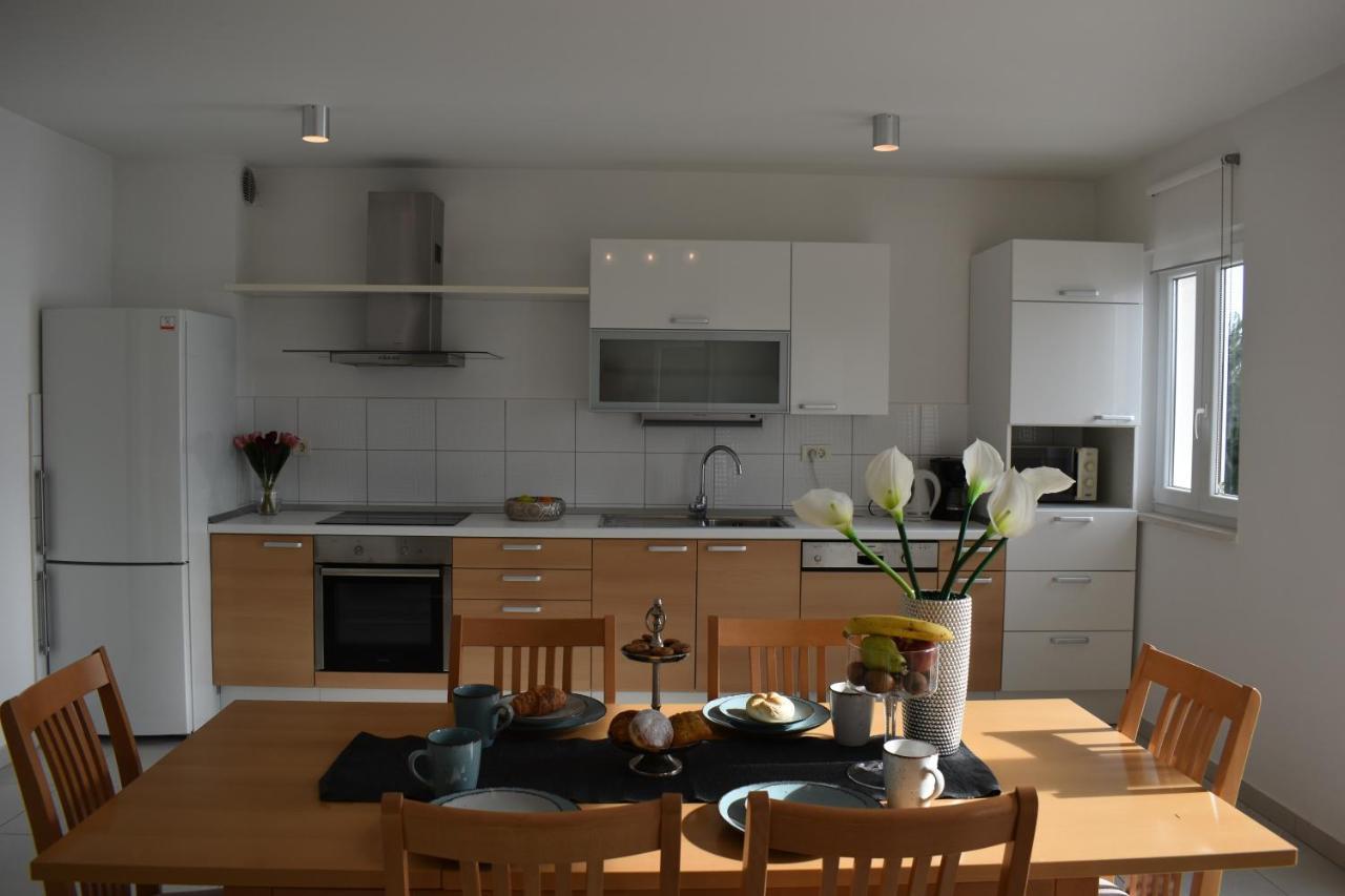 Apartments Villa Carica B&B Mimice Eksteriør bilde