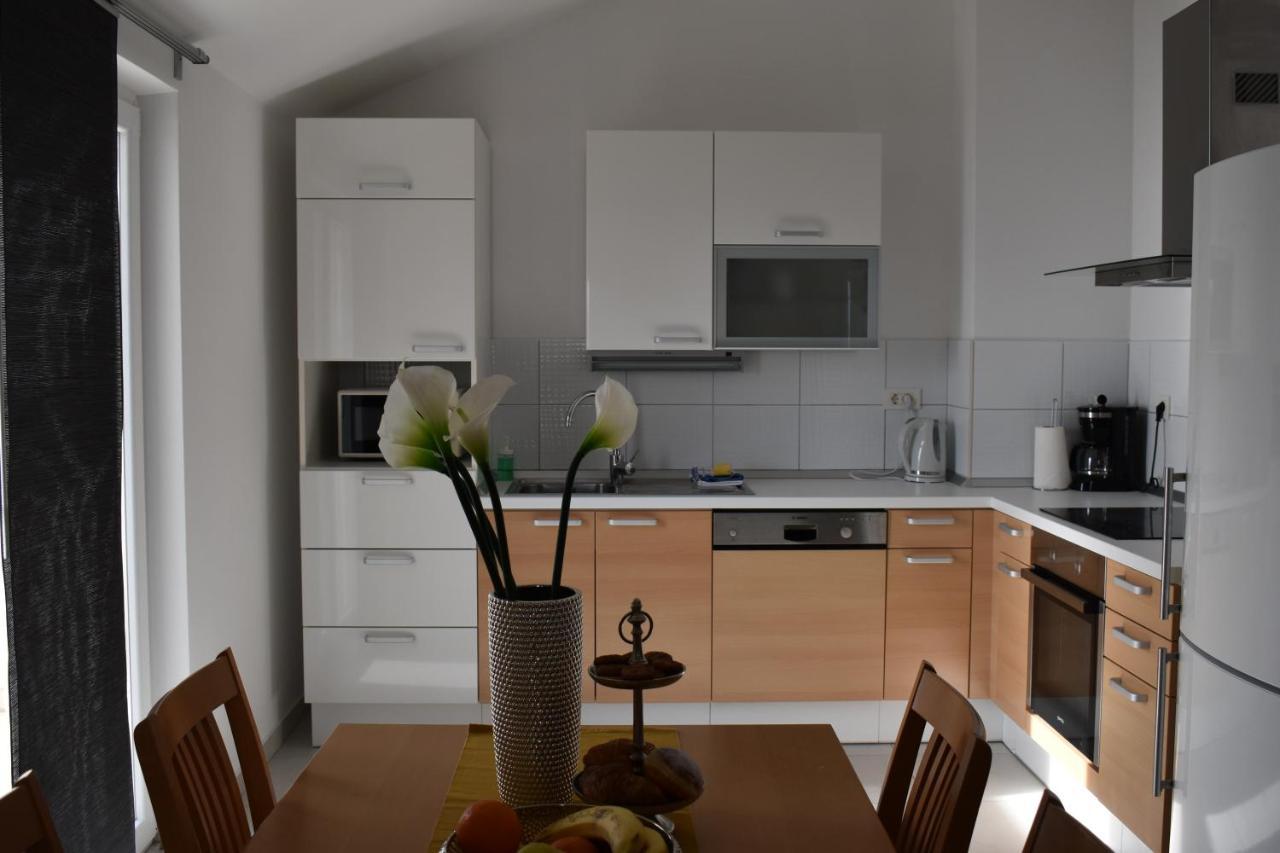 Apartments Villa Carica B&B Mimice Eksteriør bilde